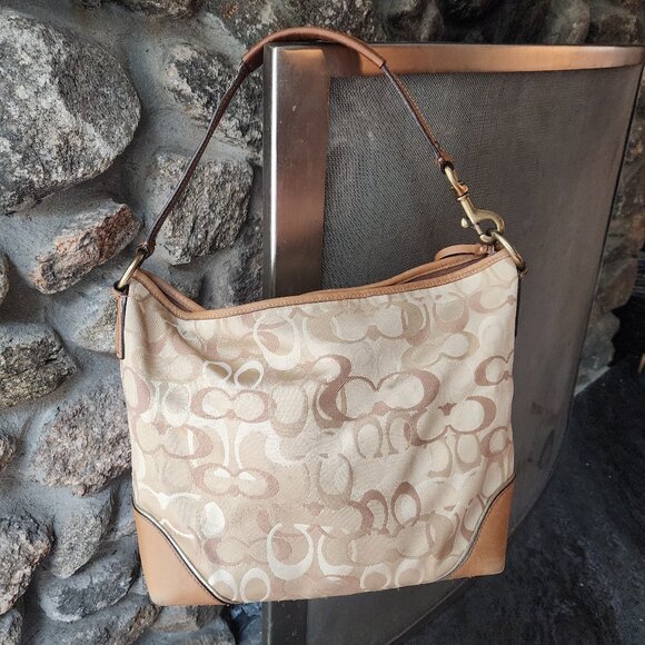 Coach Handbags - COACH Vintage D1093-F15667 Chelsea Optic C Tan/Brown Hobo Bag